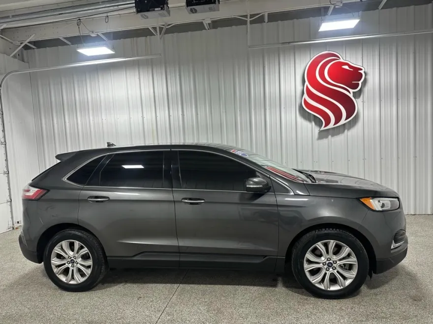 2019 Ford Edge Titanium photo 1