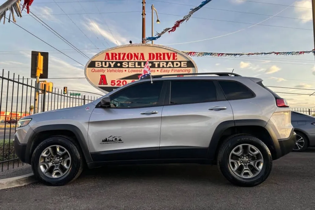 2019 Jeep Cherokee Trailhawk photo 1