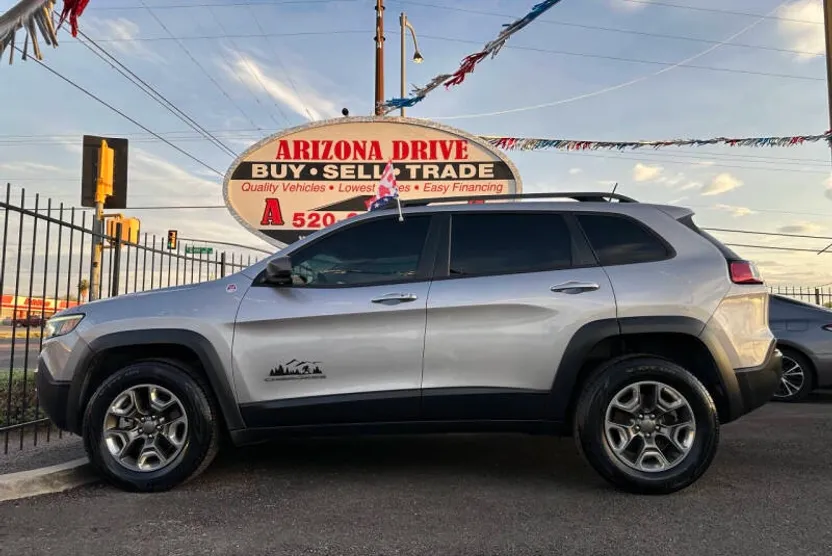 2019 Jeep Cherokee Trailhawk photo 1