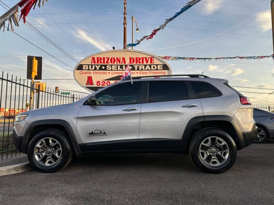 2019 Jeep Cherokee Trailhawk photo 1
