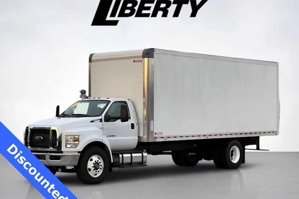 2025 Ford F-750 Base photo 1