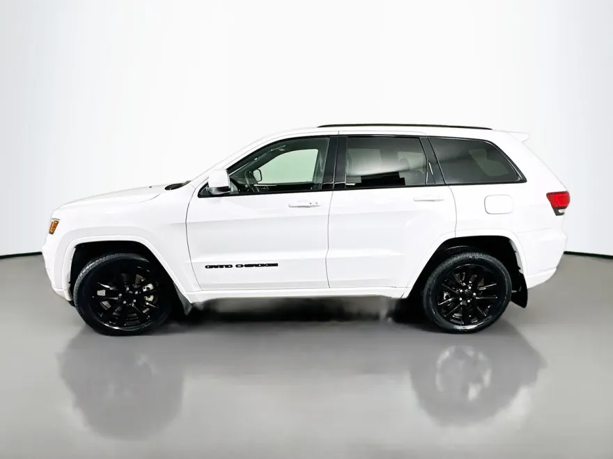 2021 Jeep Grand Cherokee Laredo X photo 1