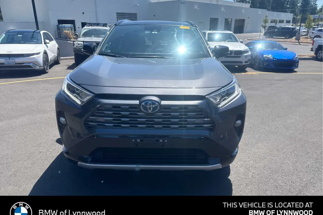 2021 Toyota RAV4 Hybrid XSE photo 1