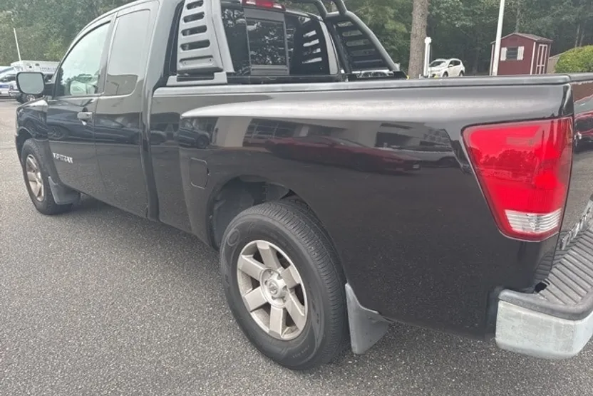 2009 Nissan Titan XE photo 1