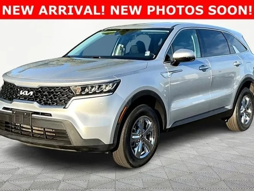 2022 Kia Sorento LX photo 1