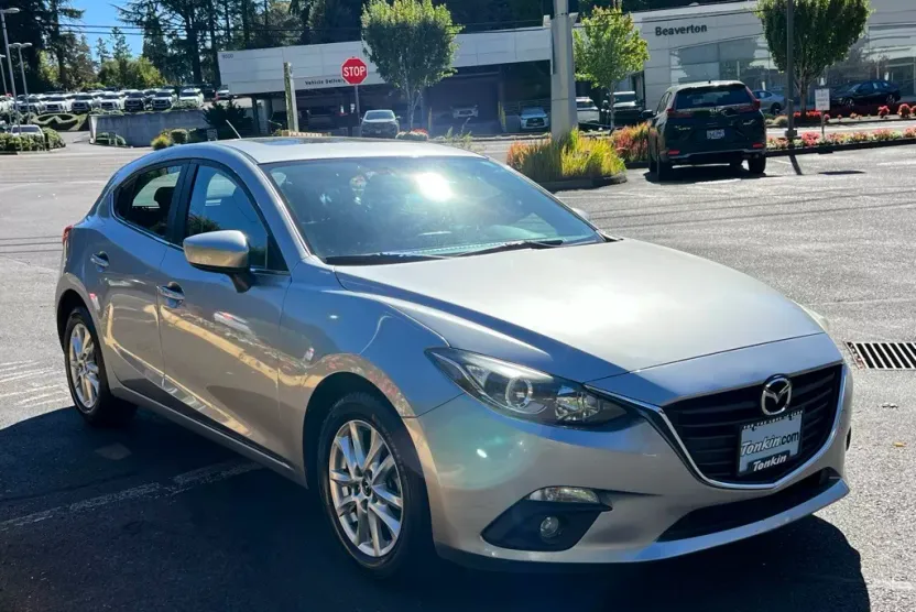 2016 Mazda Mazda3 Touring photo 1