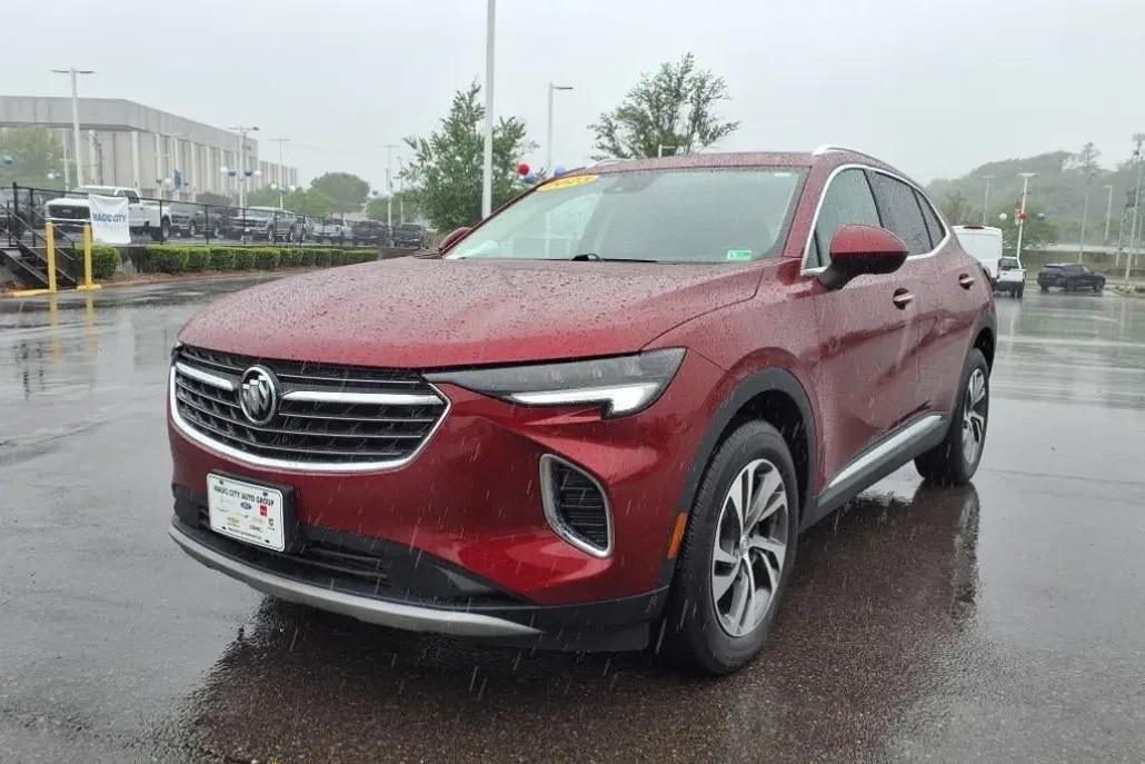 2023 Buick Envision Essence photo 1