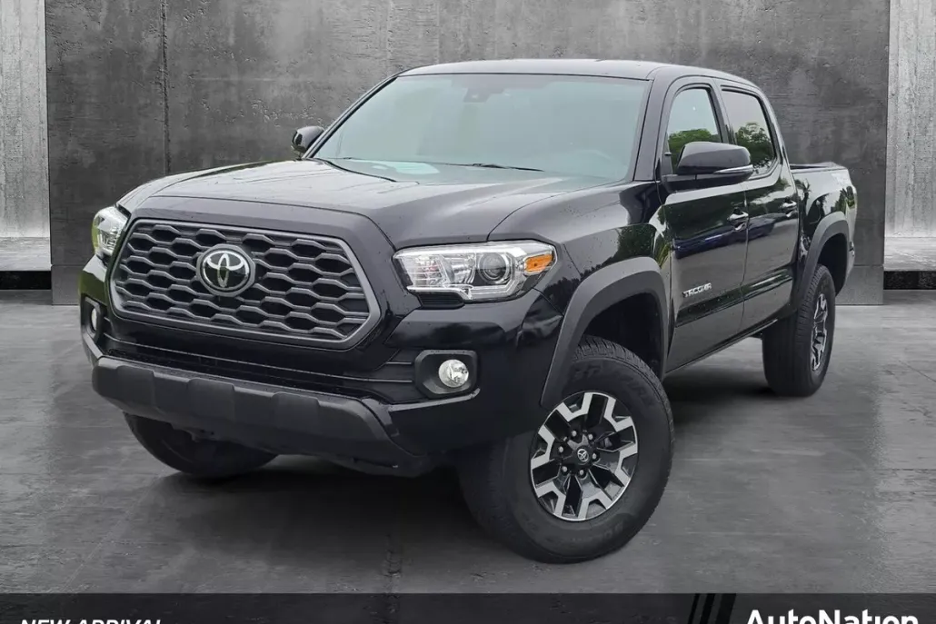2023 Toyota Tacoma TRD V6 photo 1