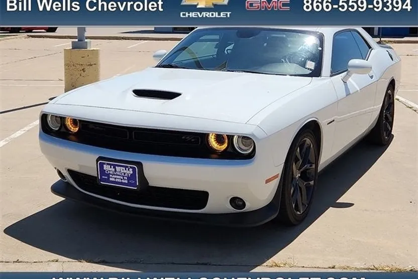 2022 Dodge Challenger R/T photo 1
