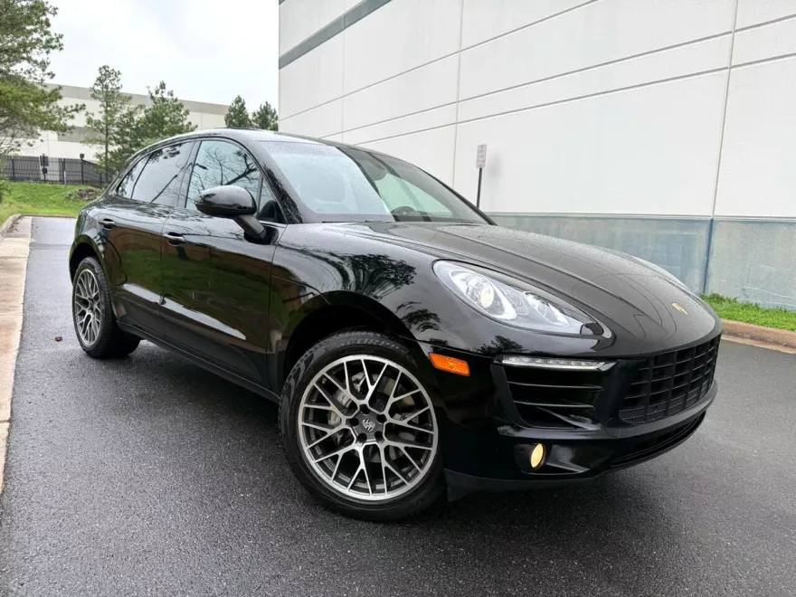 2016 Porsche Macan S photo 1
