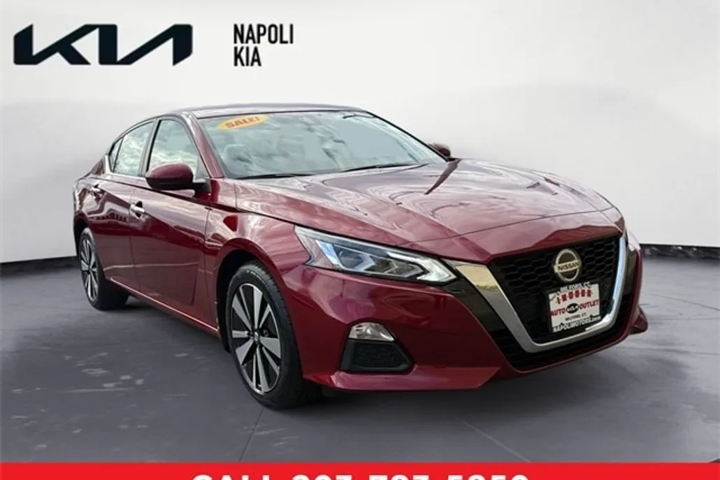 2022 Nissan Altima 2.5 SV photo 1