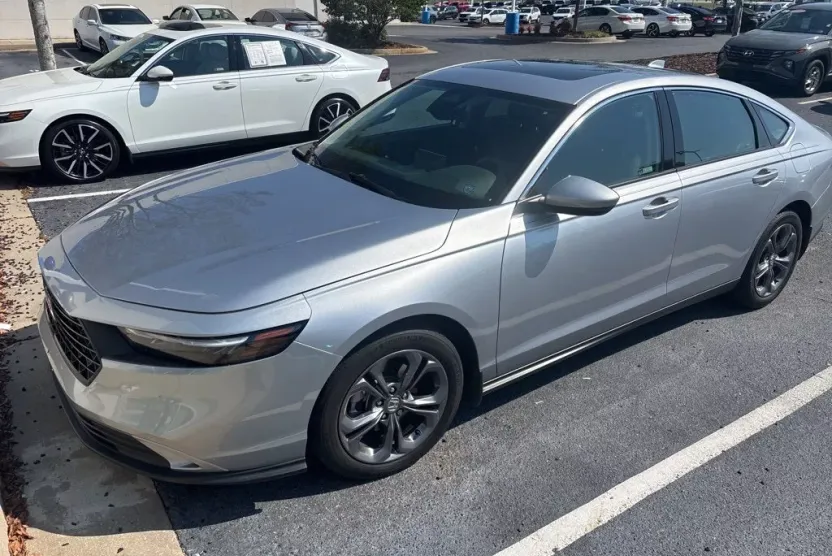 2023 Honda Accord EX photo 1