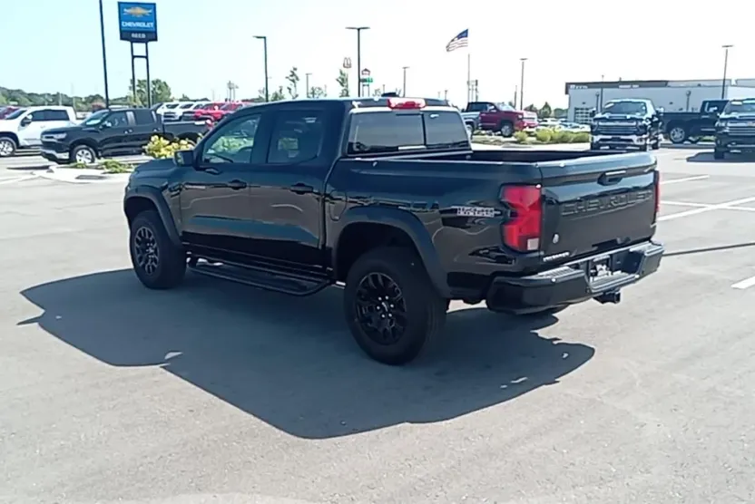2026 Chevrolet Colorado Trail Boss photo 1