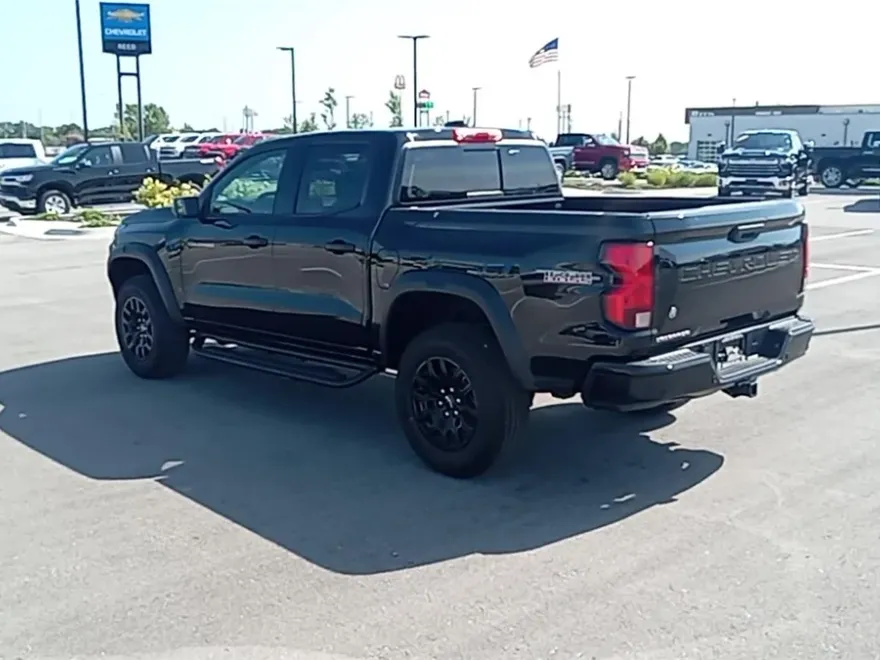 2026 Chevrolet Colorado Trail Boss photo 1