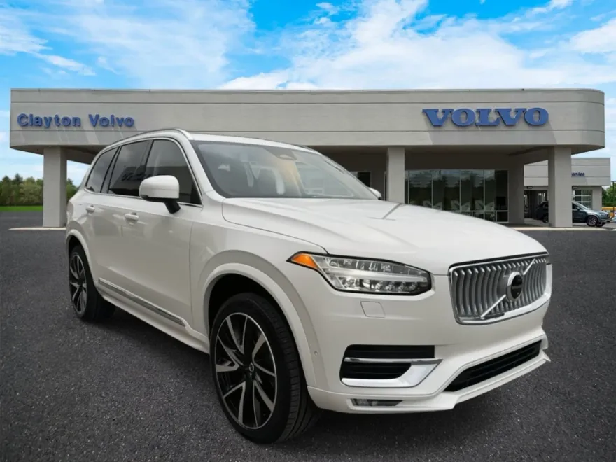 2025 Volvo XC90 Plus AWD photo 1