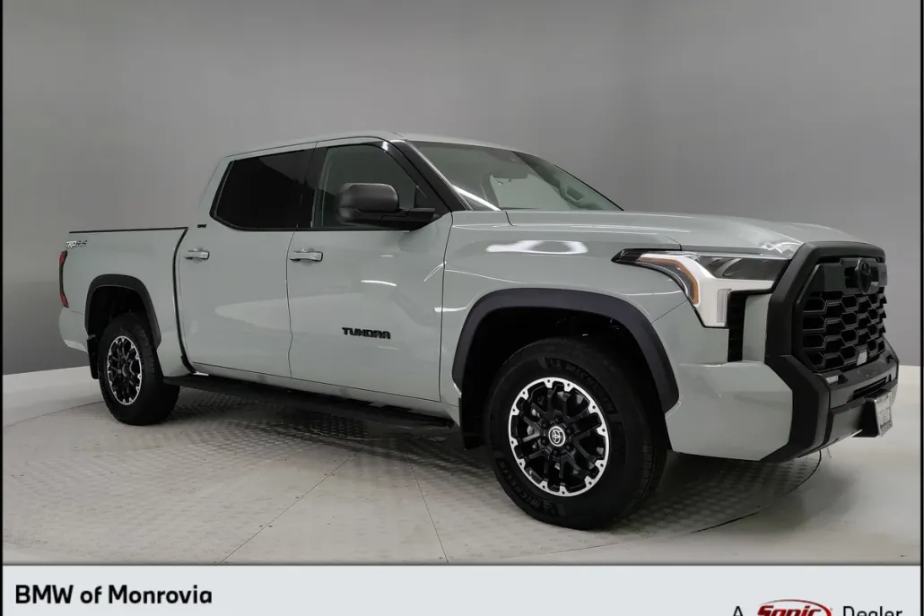 2023 Toyota Tundra SR5 photo 1