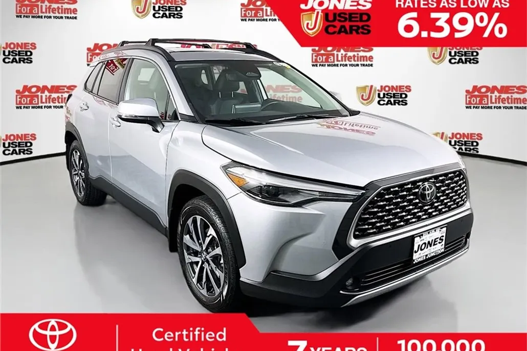 2024 Toyota Corolla Cross XLE photo 1