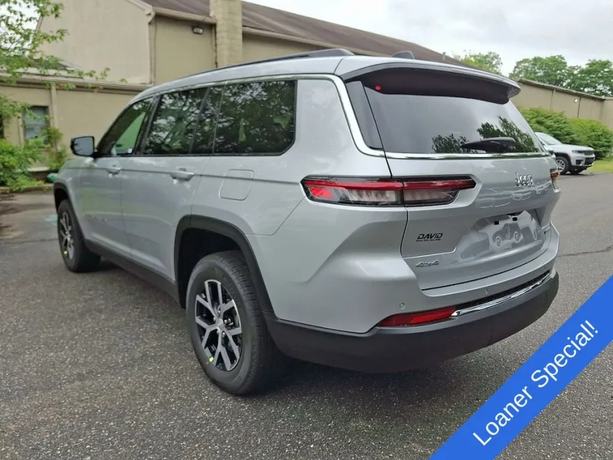 2025 Jeep Grand Cherokee Limited photo 1