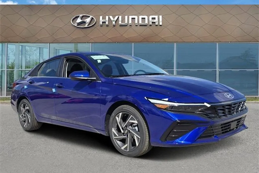 2025 Hyundai Elantra SEL Convenience photo 1