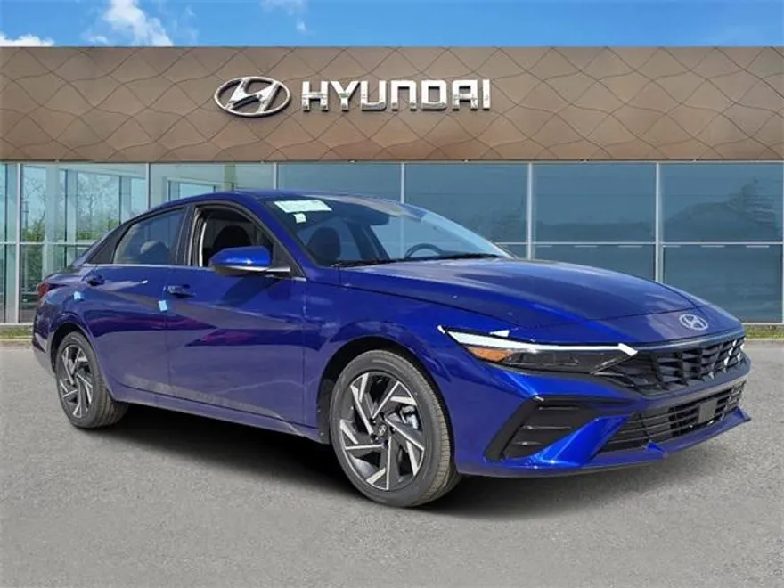 2025 Hyundai Elantra SEL Convenience photo 1