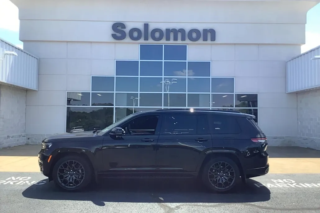 2025 Jeep Grand Cherokee L Summit Reserve photo 1