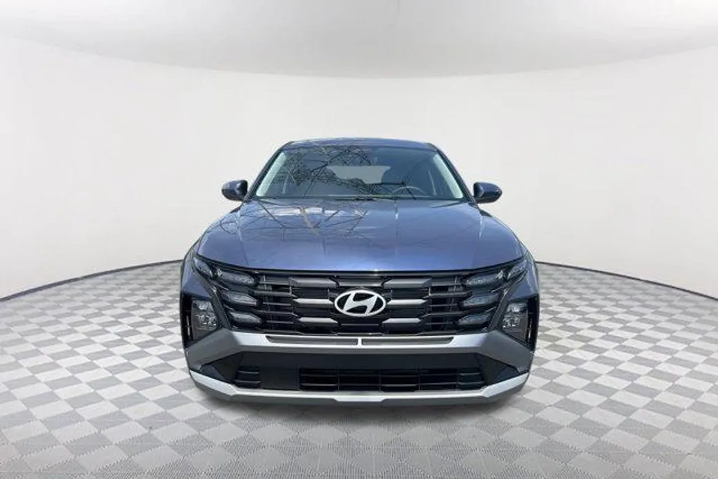 2025 Hyundai Tucson SE photo 1