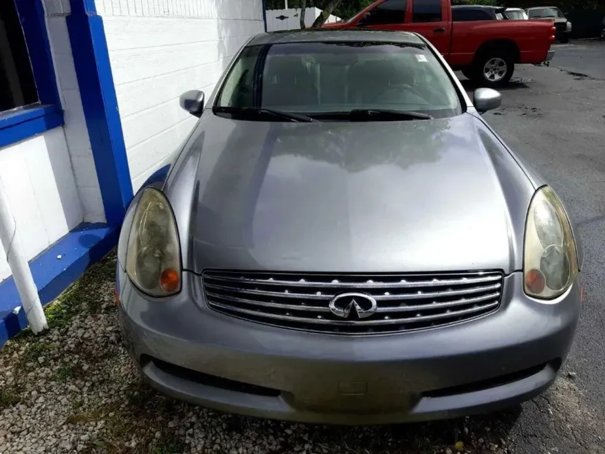2005 Infiniti Q50 photo 1
