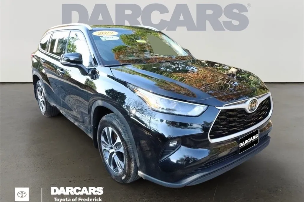 2022 Toyota Highlander XLE photo 1