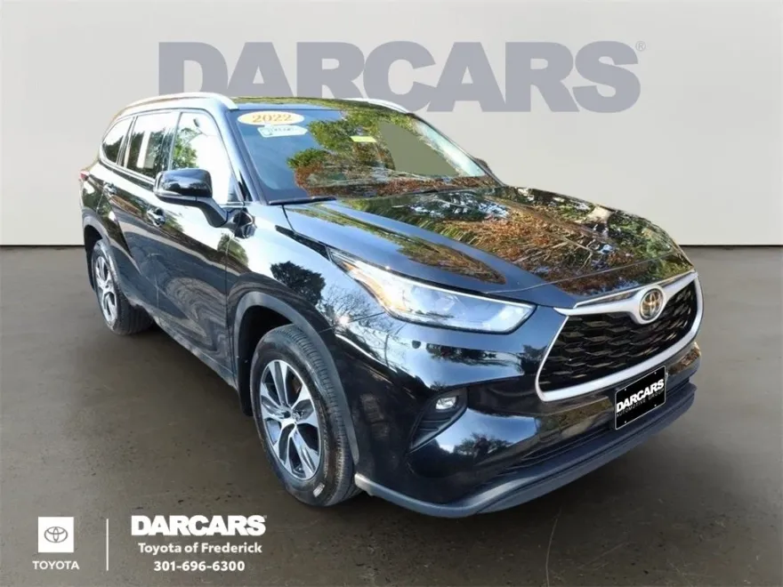 2022 Toyota Highlander XLE photo 1