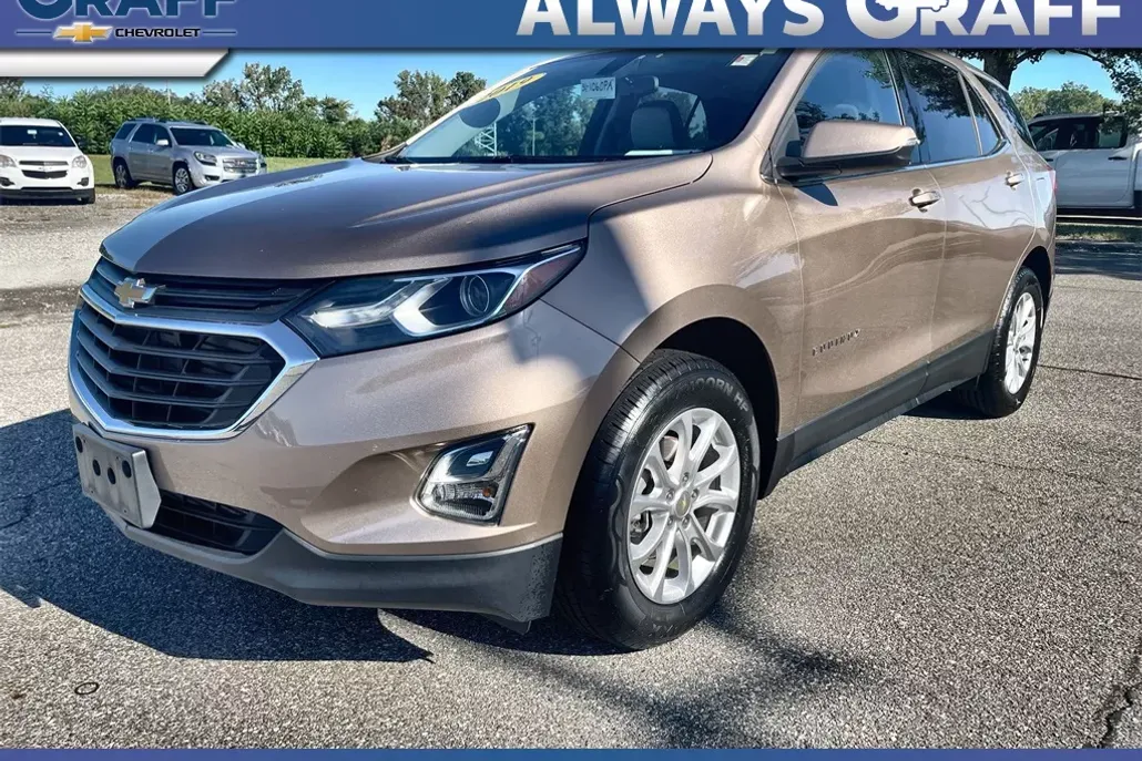 2019 Chevrolet Equinox LT photo 1