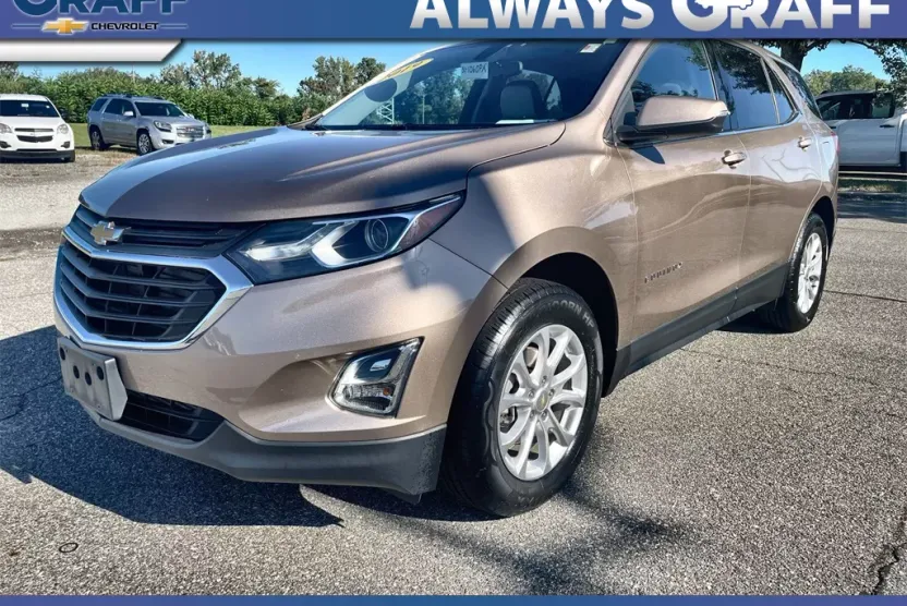 2019 Chevrolet Equinox LT photo 1