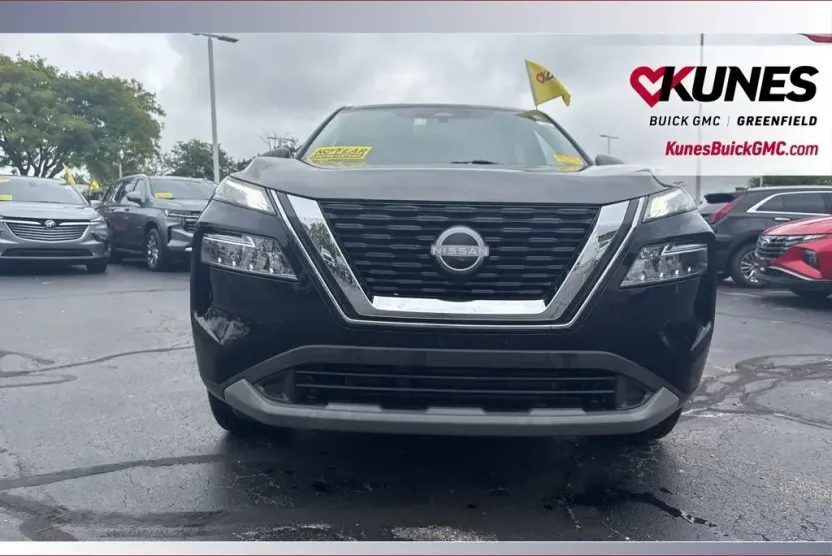 2023 Nissan Rogue SV photo 1