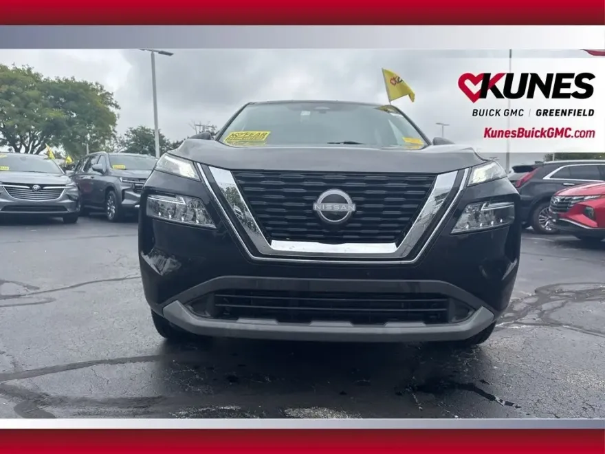 2023 Nissan Rogue SV photo 1