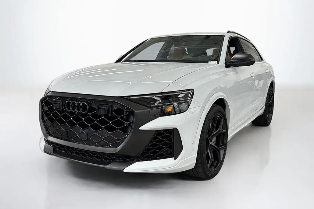 2025 Audi RS Q8 photo 1