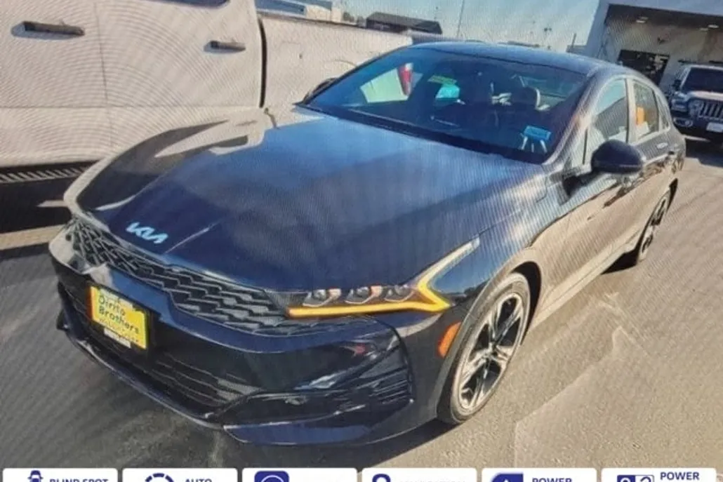 2023 Kia K5 GT-Line photo 1