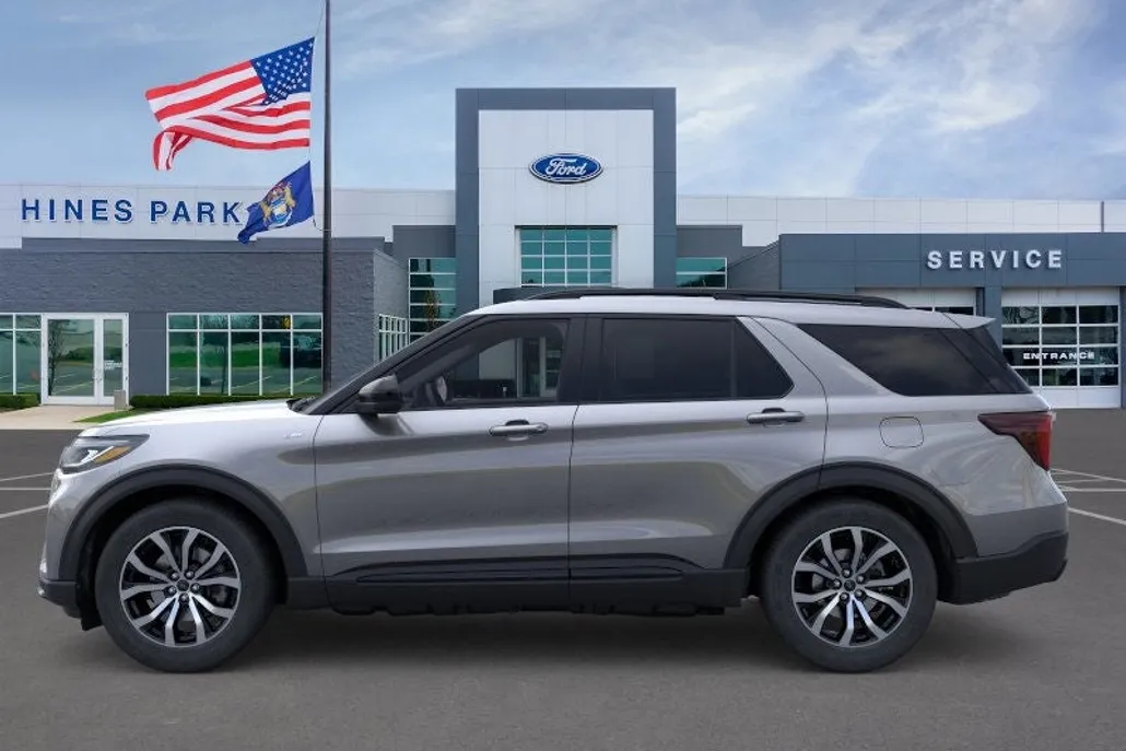 2025 Ford Explorer ST-Line photo 1