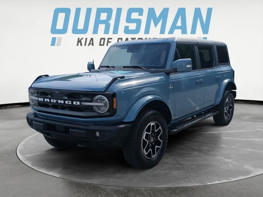 2022 Ford Bronco Outer Banks photo 1