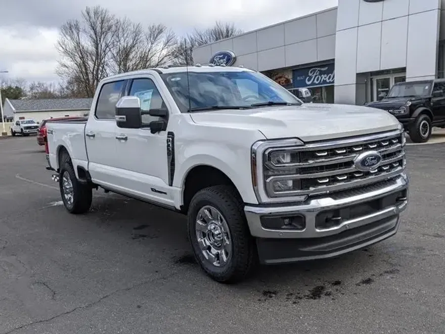 2025 Ford F-250 Lariat photo 1