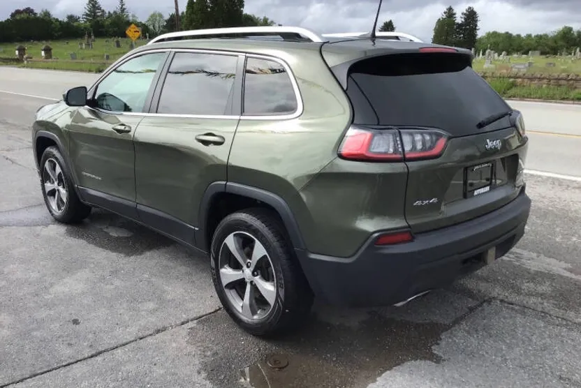 2019 Jeep Cherokee Limited photo 1