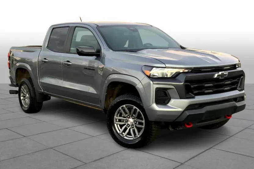 2023 Chevrolet Colorado LT photo 1