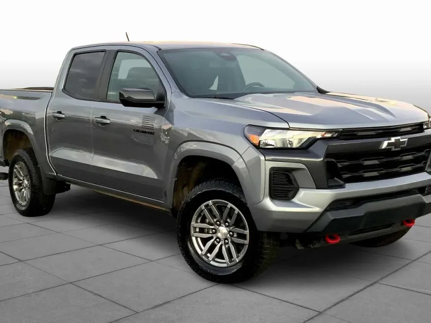 2023 Chevrolet Colorado LT photo 1