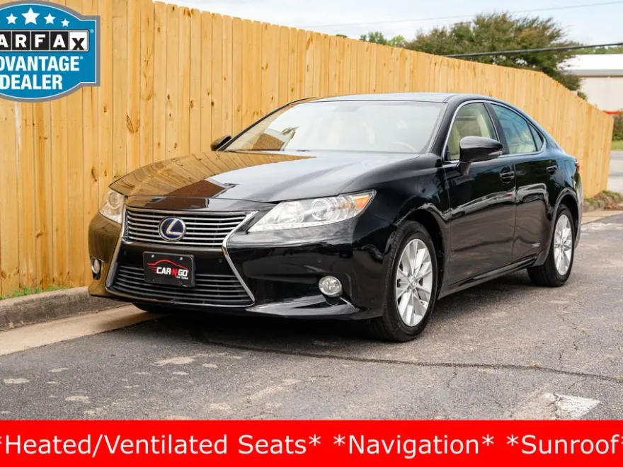2013 Lexus ES 300h photo 1
