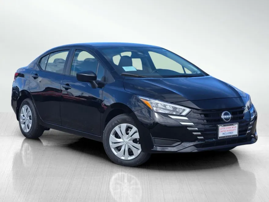 2025 Nissan Versa S photo 1