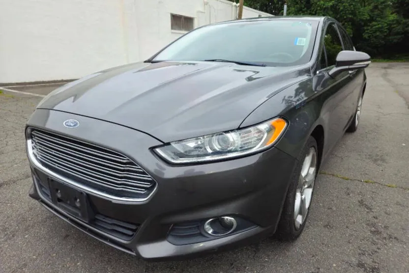 2016 Ford Fusion SE photo 1