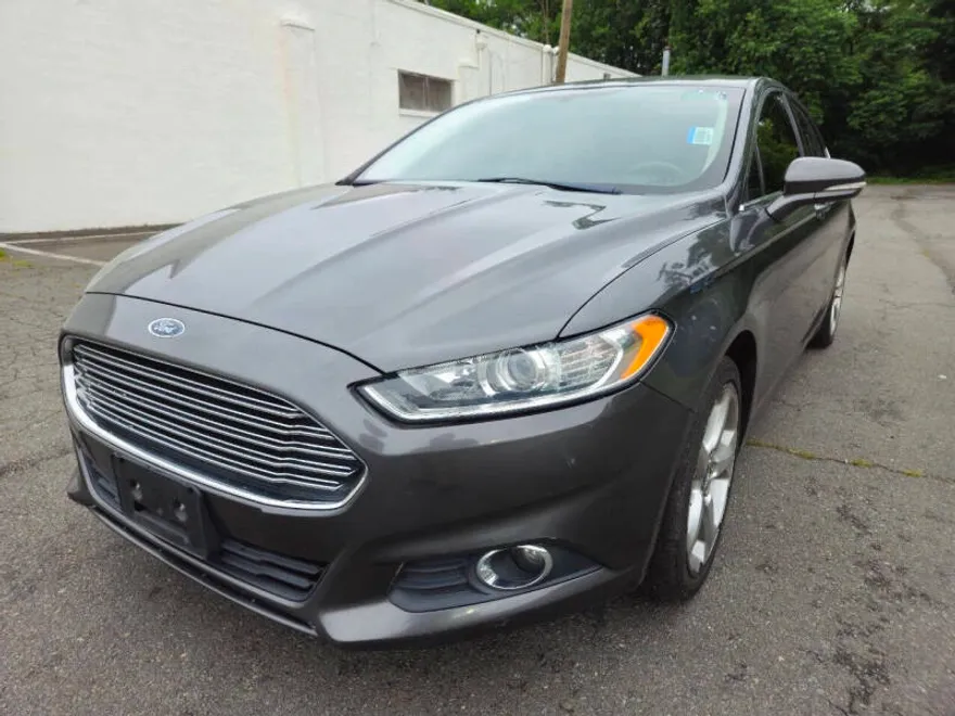2016 Ford Fusion SE photo 1