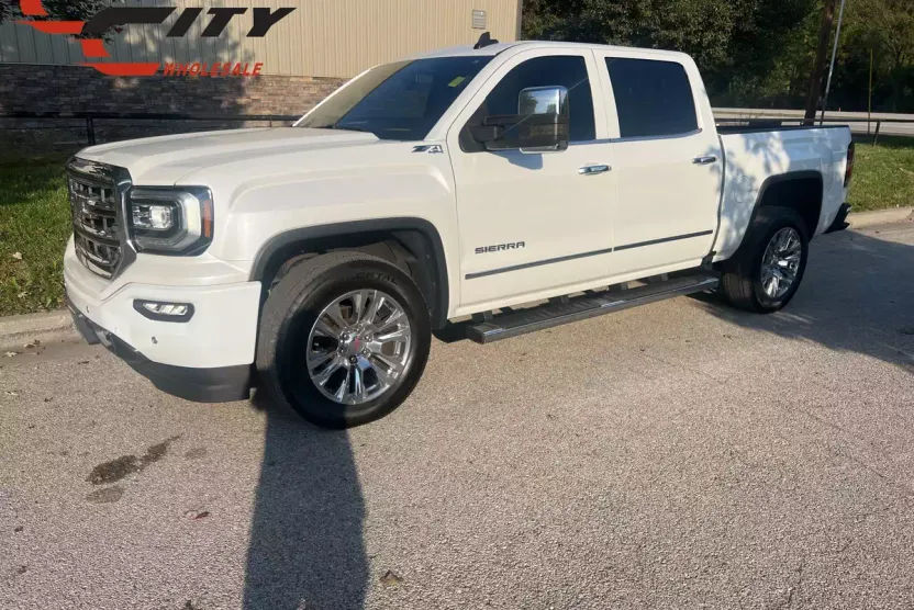 2017 Gmc Sierra SLT photo 1