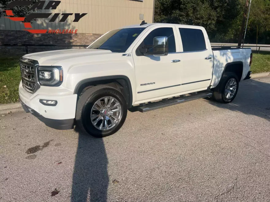 2017 Gmc Sierra SLT photo 1
