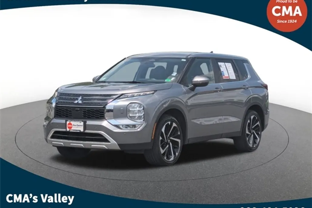 2023 Mitsubishi Outlander SE photo 1