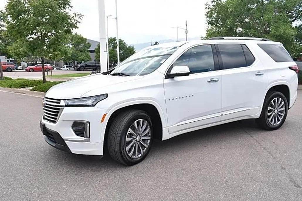 2023 Chevrolet Traverse Premier photo 1