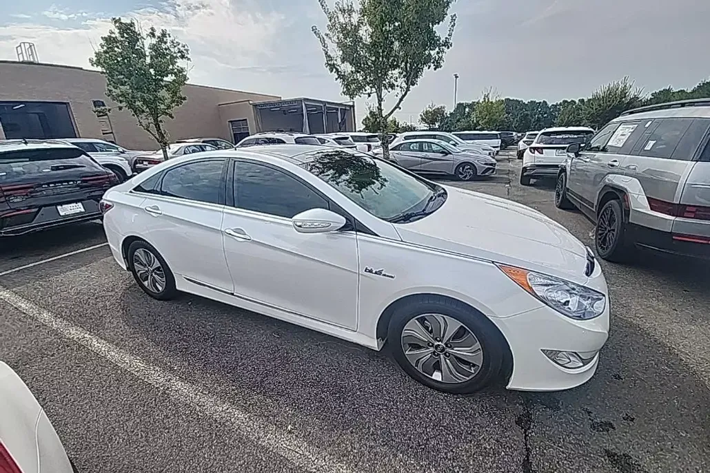 2015 Hyundai Sonata Hybrid Limited photo 1